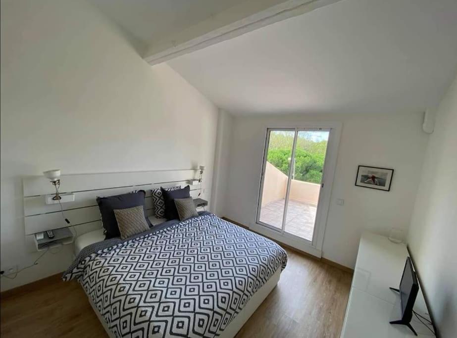 L'Atelier Marin Sur Le Port Des Marines Appartement Cogolin Buitenkant foto