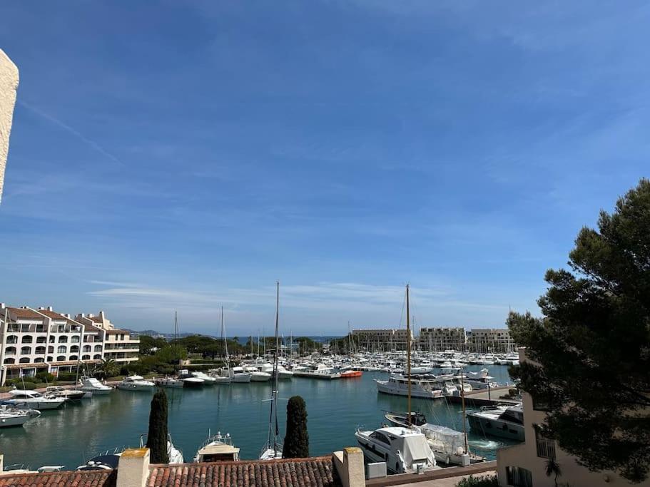 L'Atelier Marin Sur Le Port Des Marines Appartement Cogolin Buitenkant foto